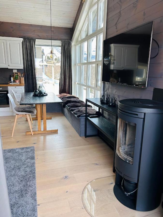 Central Mountain Penthouse Getaway, Strandafjellet Apartamento Stranda  Exterior foto