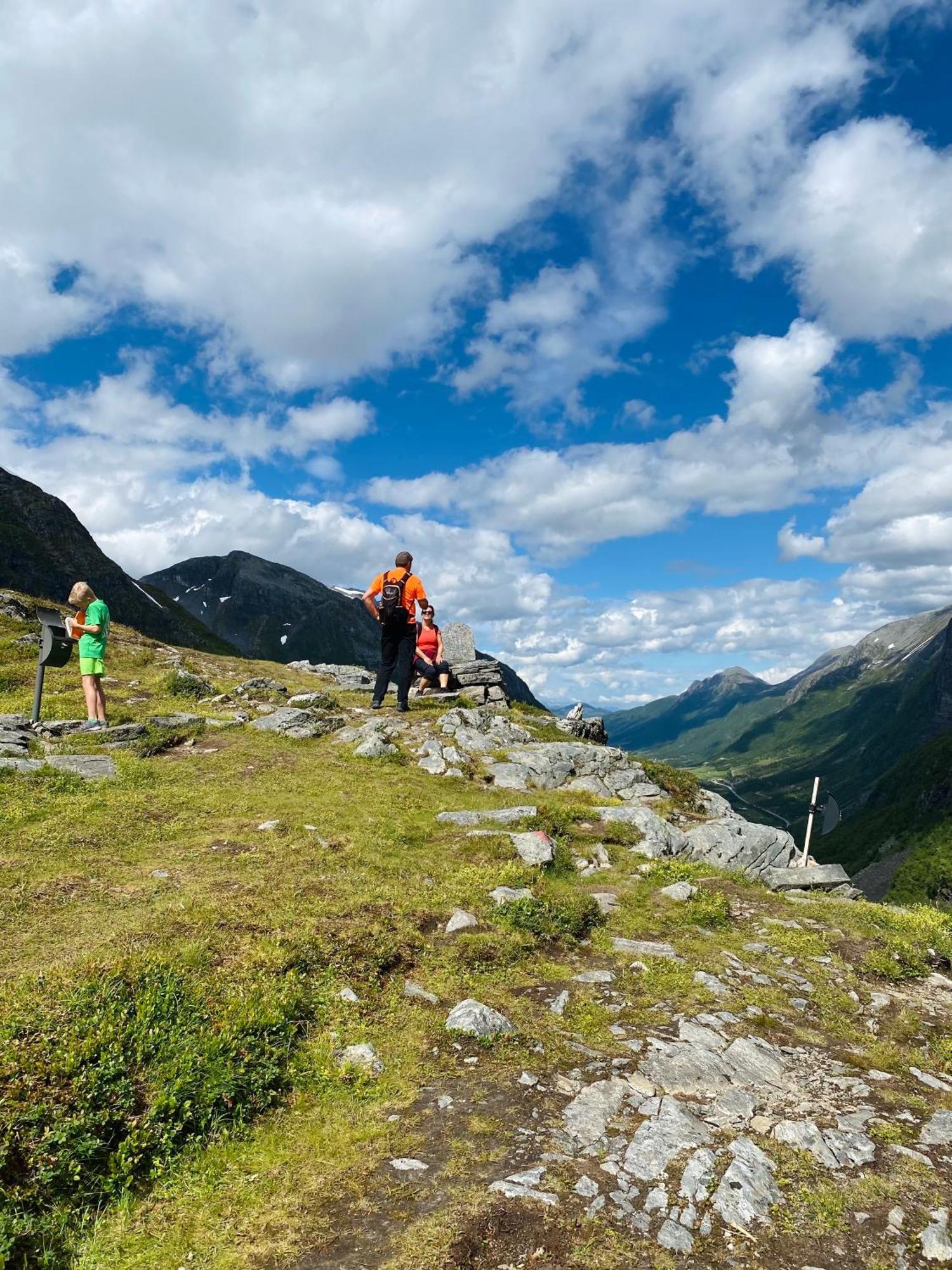 Central Mountain Penthouse Getaway, Strandafjellet Apartamento Stranda  Exterior foto